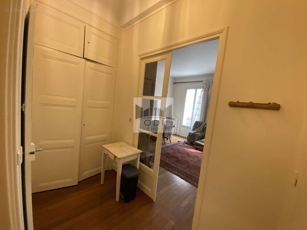 Appartement à PARIS-16E