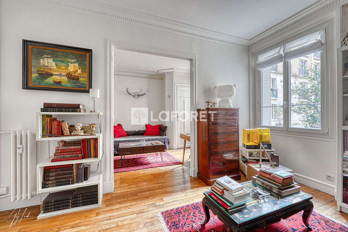 Appartement à PARIS-16E