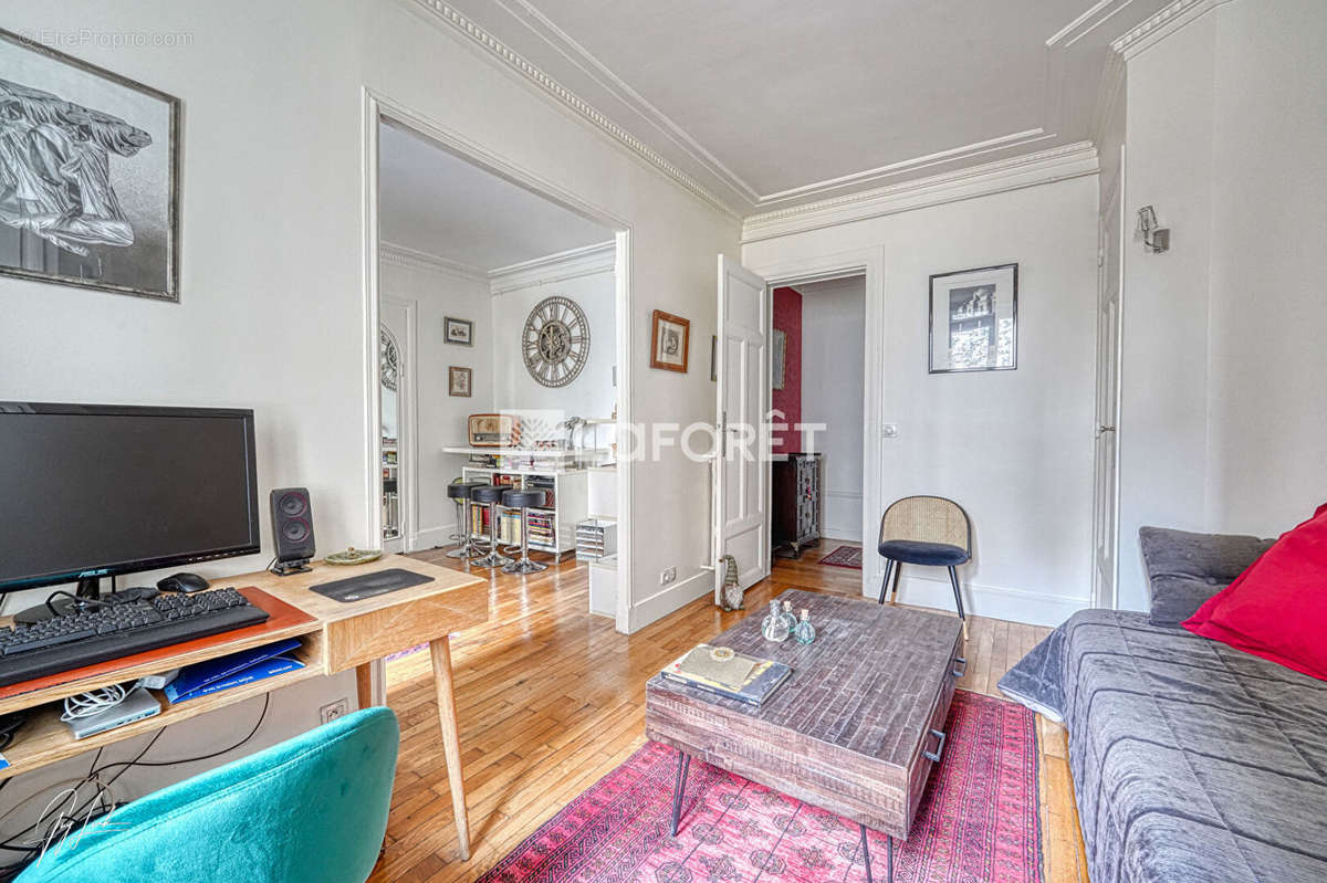 Appartement à PARIS-16E