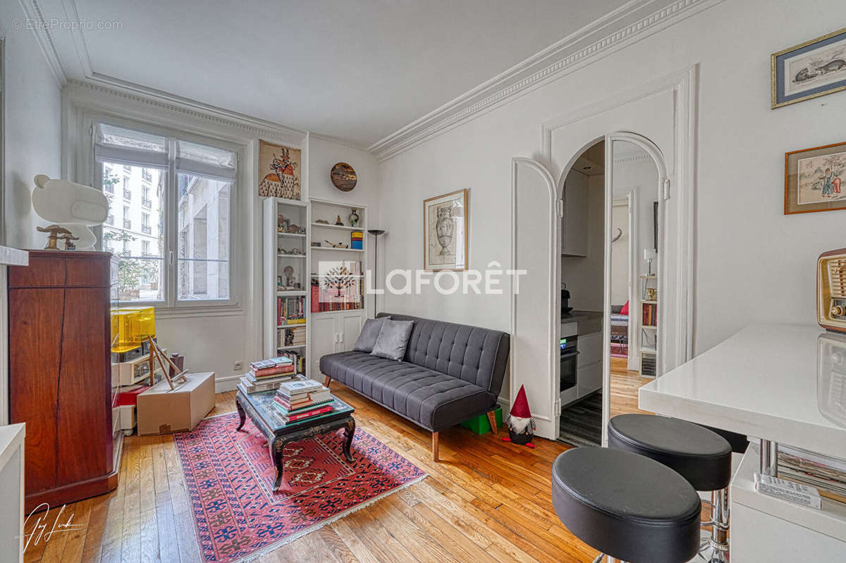 Appartement à PARIS-16E