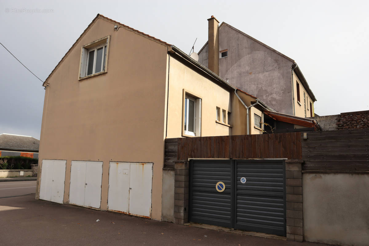 Maison à AUTUN