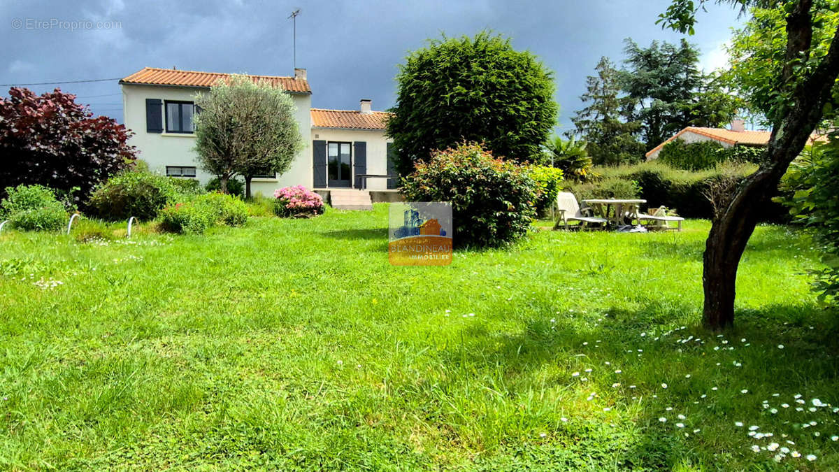 Maison à BOUGUENAIS