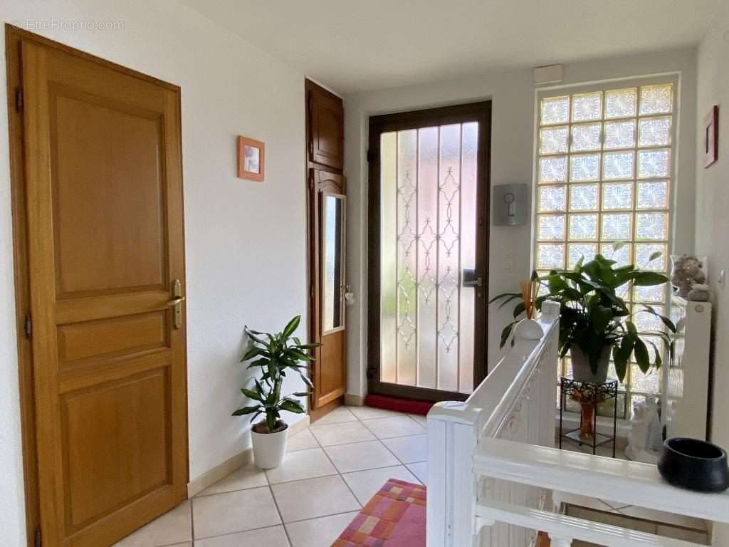 Entrée - Appartement à SOUFFELWEYERSHEIM