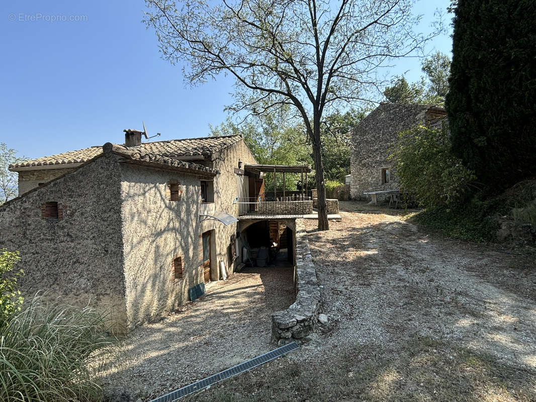 Maison à CRESTET