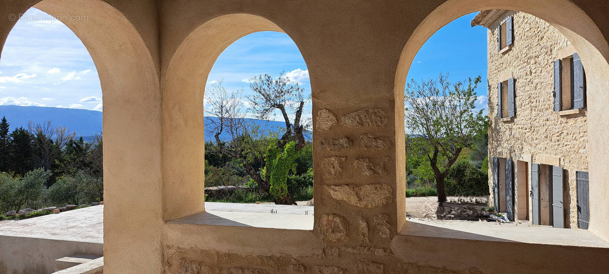 Maison à GORDES