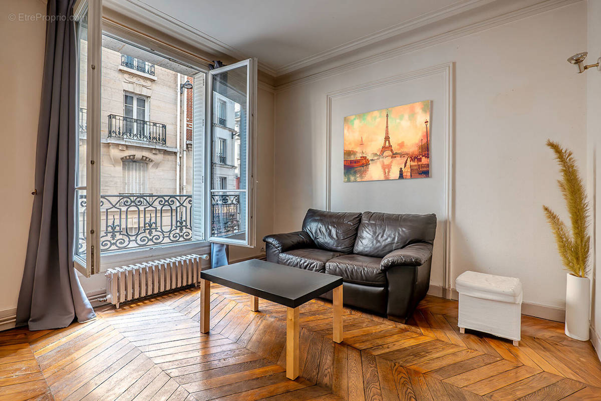 Appartement à PARIS-17E