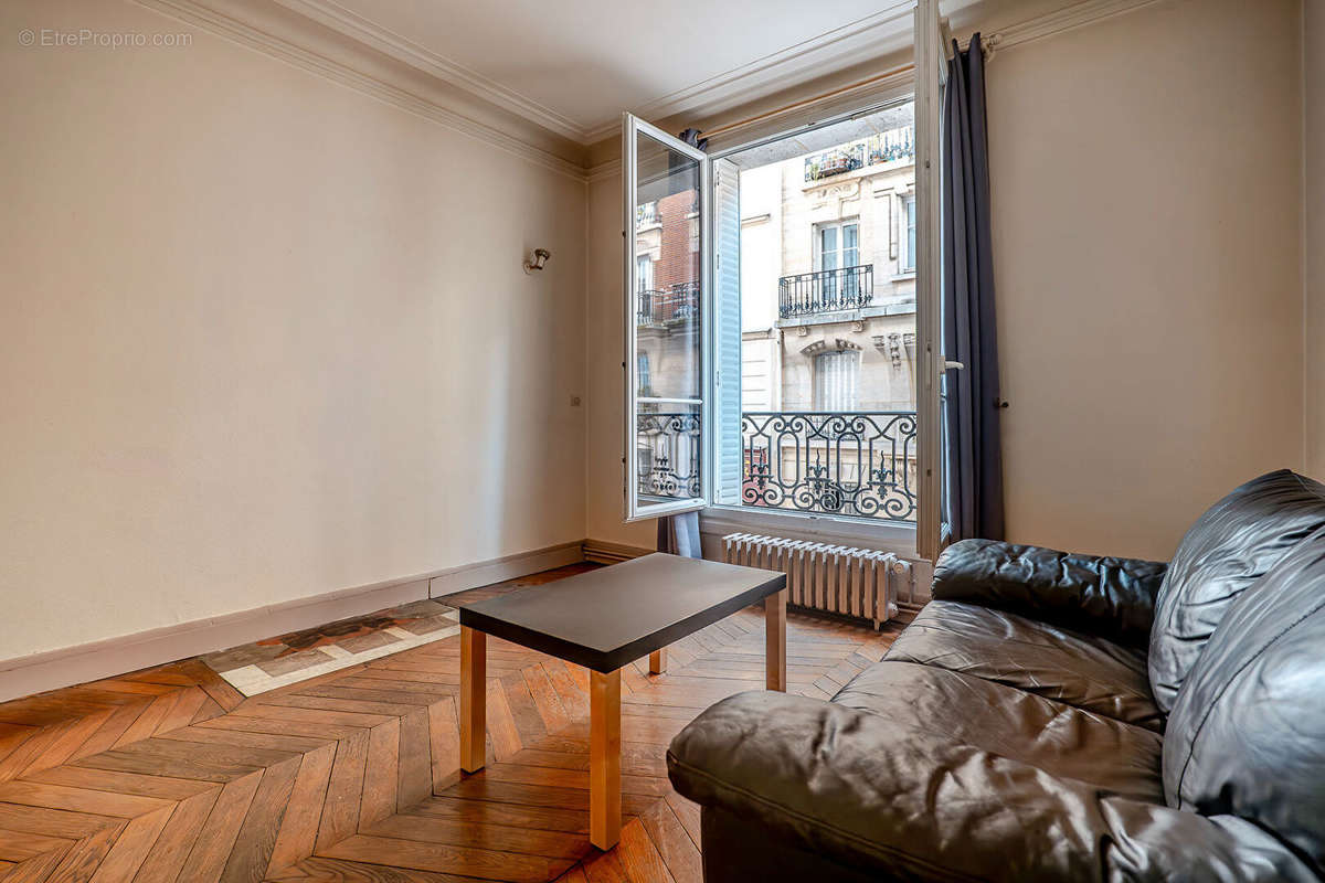 Appartement à PARIS-17E