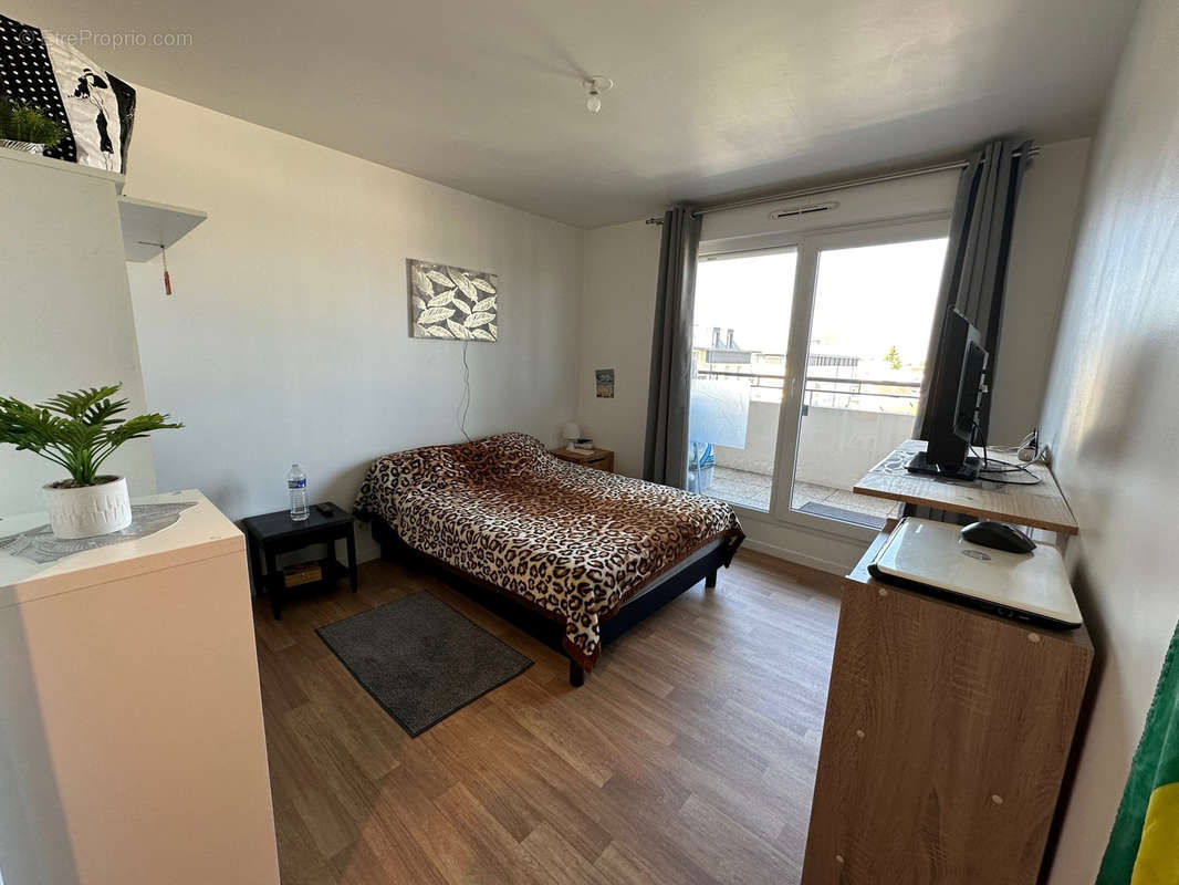 Appartement à COMBS-LA-VILLE