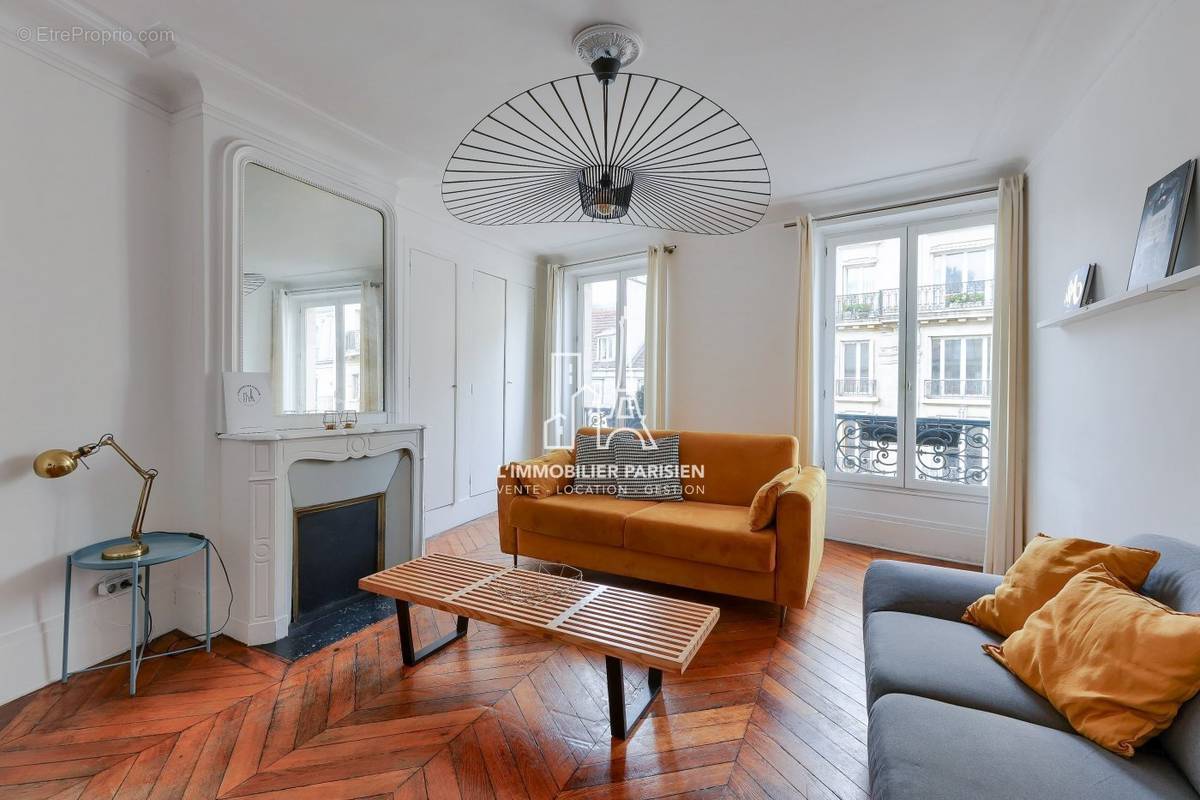 Appartement à PARIS-10E