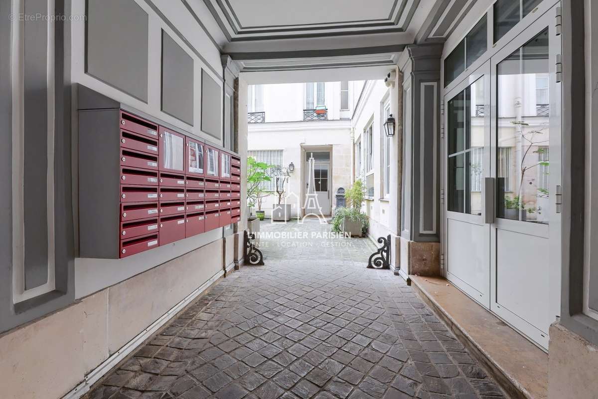 Appartement à PARIS-10E