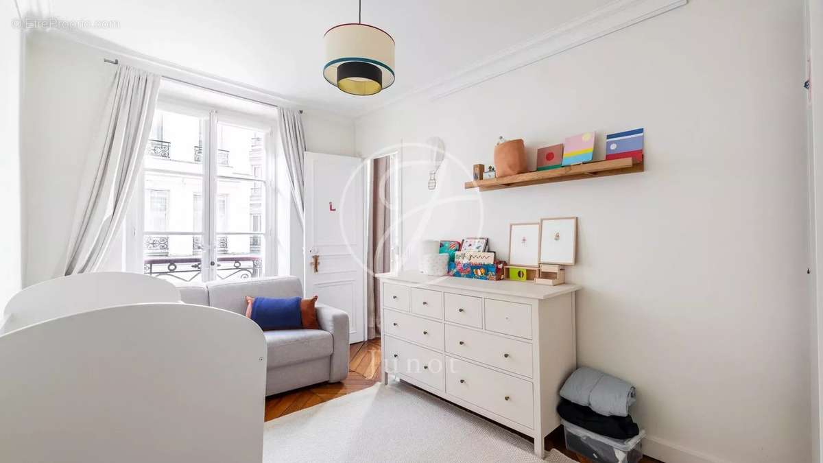 Appartement à PARIS-9E