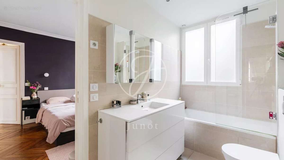 Appartement à PARIS-9E