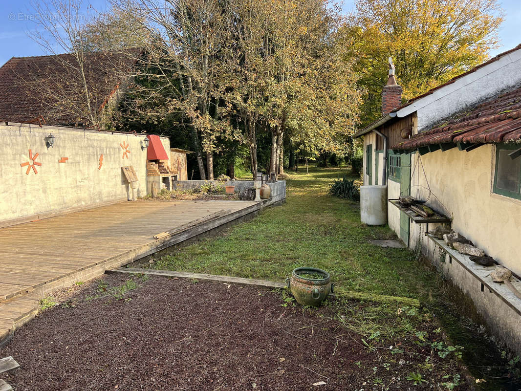 Maison à URZY