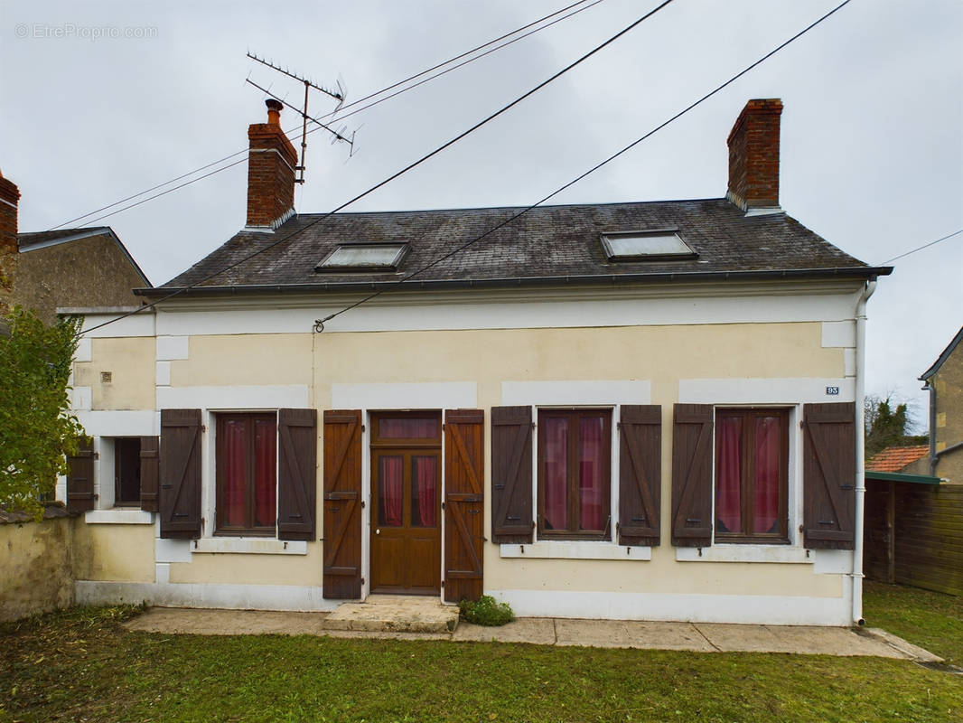 Maison à URZY