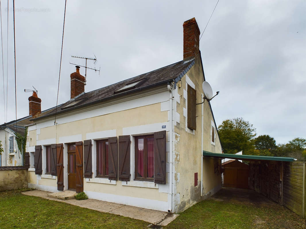 Maison à URZY