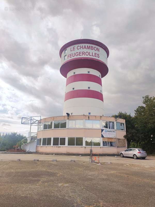 Appartement à LE CHAMBON-FEUGEROLLES