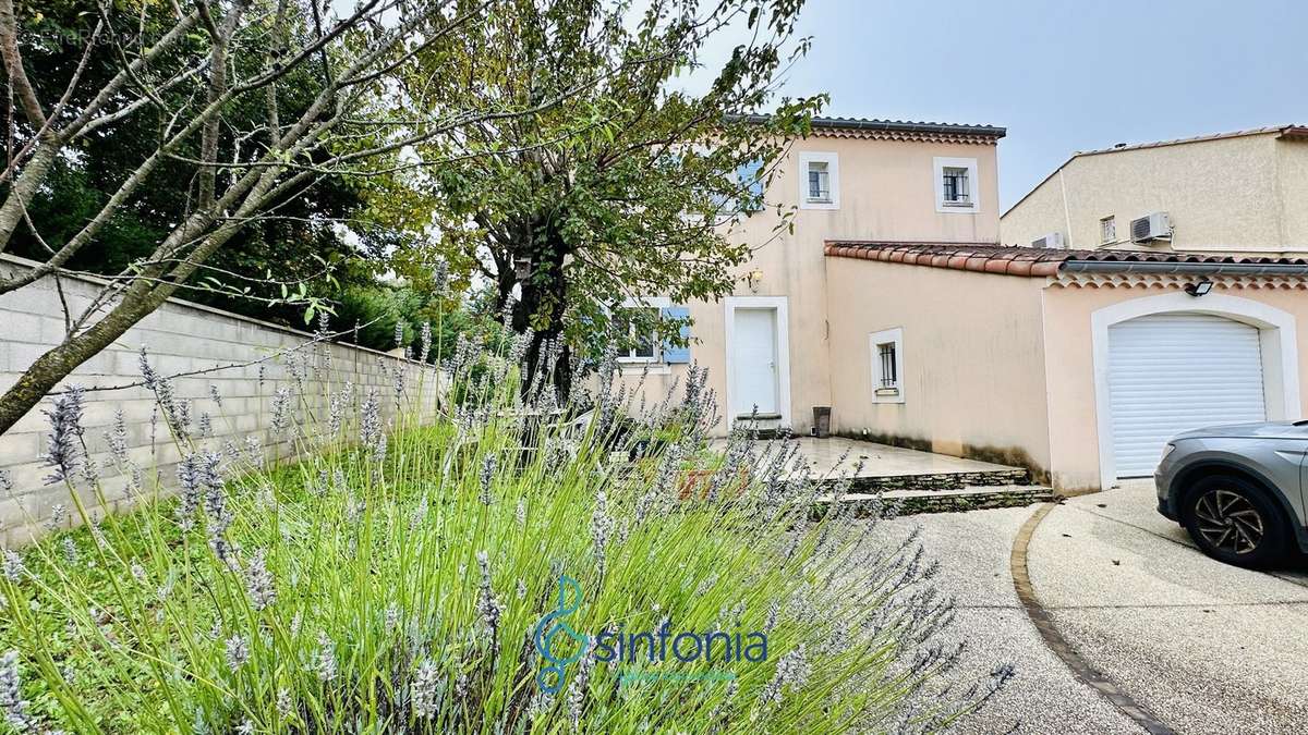 Maison à UZES