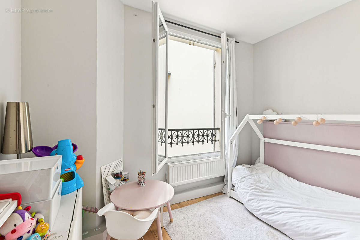 Appartement à LEVALLOIS-PERRET