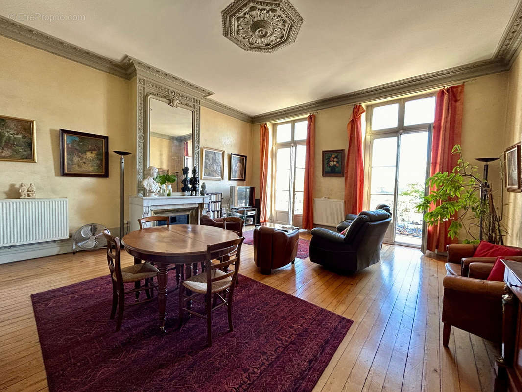 Appartement à BORDEAUX