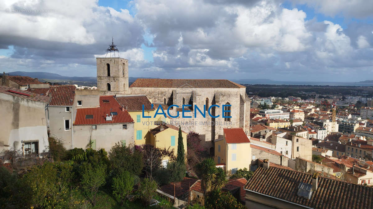 Appartement à HYERES