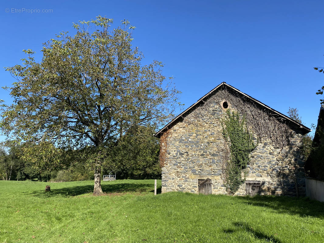 Terrain à LAGRAULIERE