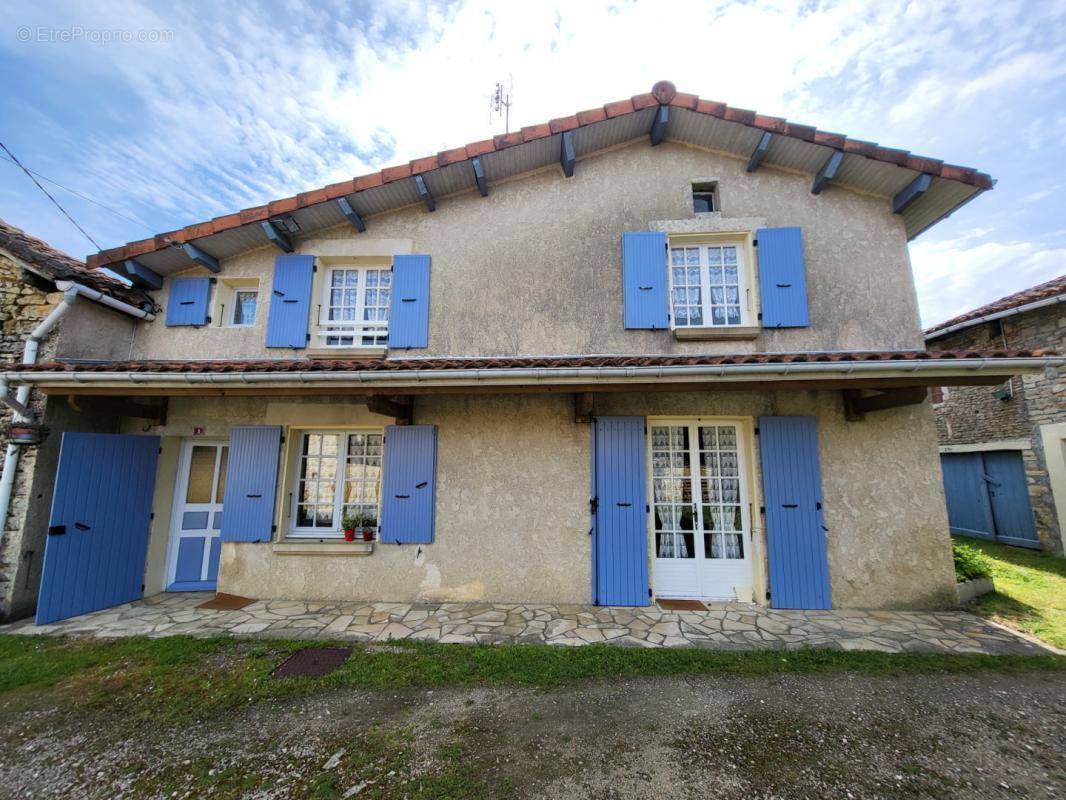 Maison à CELLEFROUIN