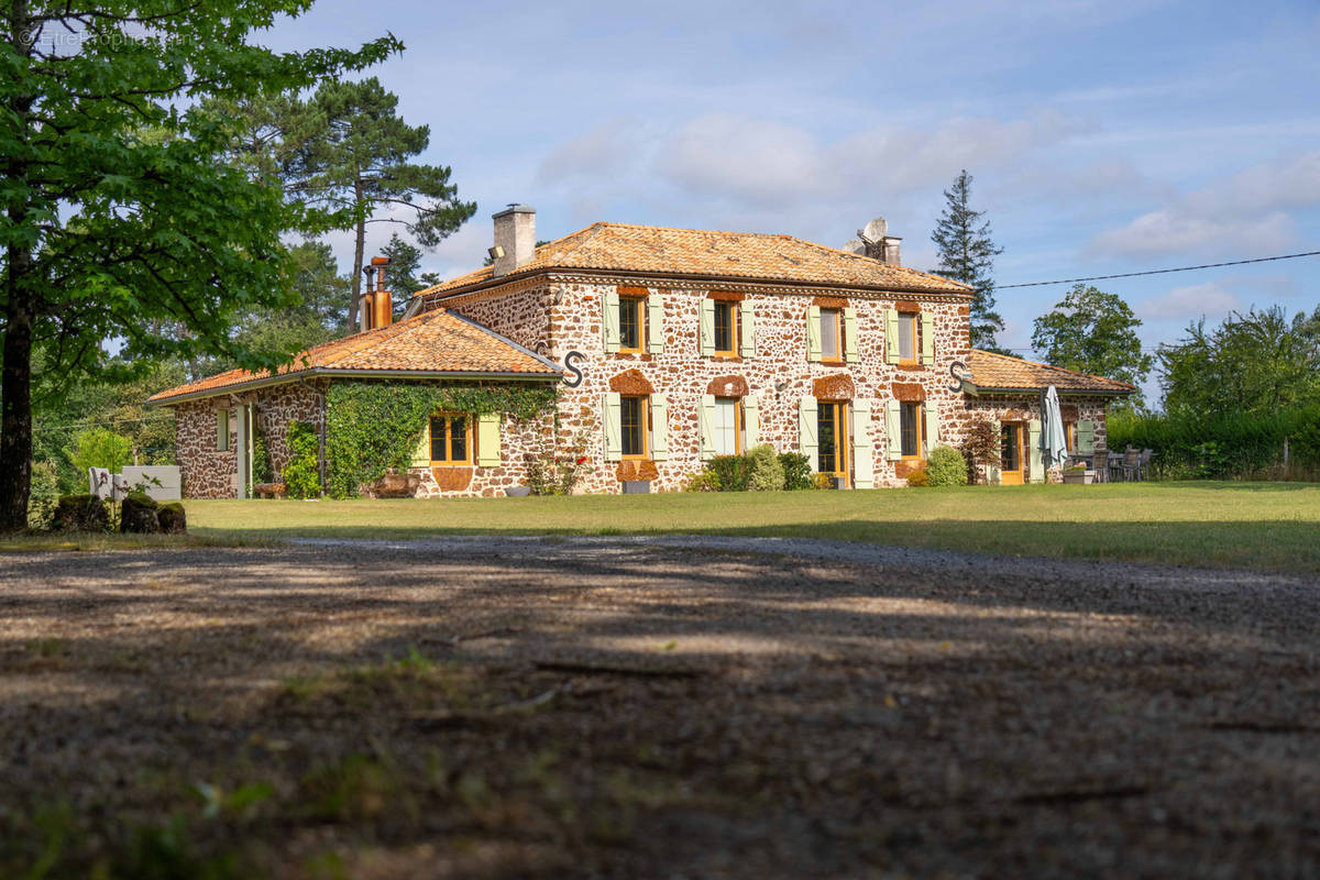 Maison à BELIN-BELIET