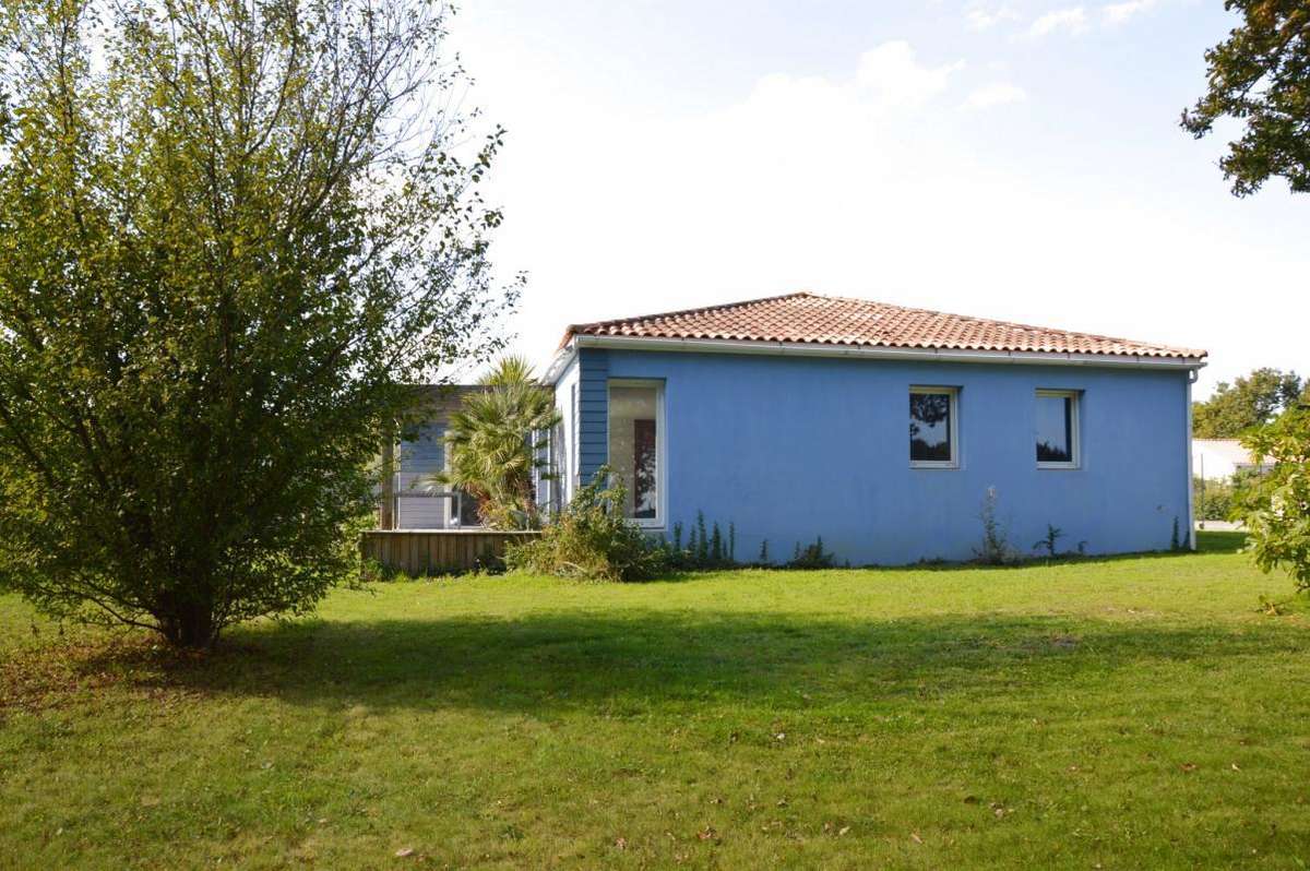 Maison à SAINT-GEORGES-DE-POINTINDOUX