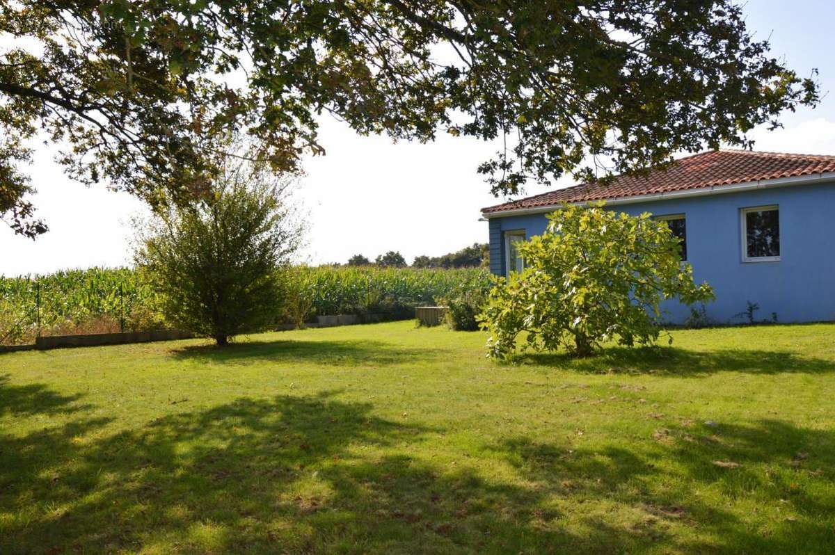 Maison à SAINT-GEORGES-DE-POINTINDOUX