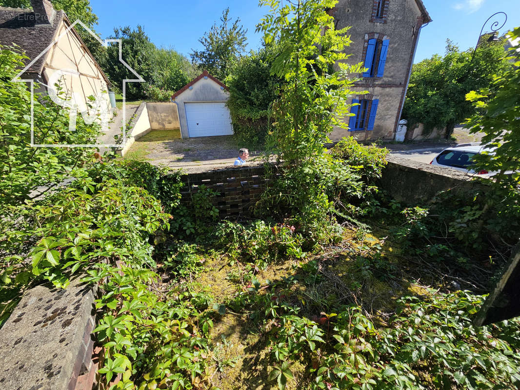 Maison à VILLIERS-SAINT-BENOIT