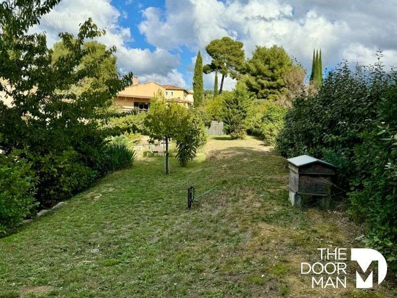 Maison à LE CASTELLET