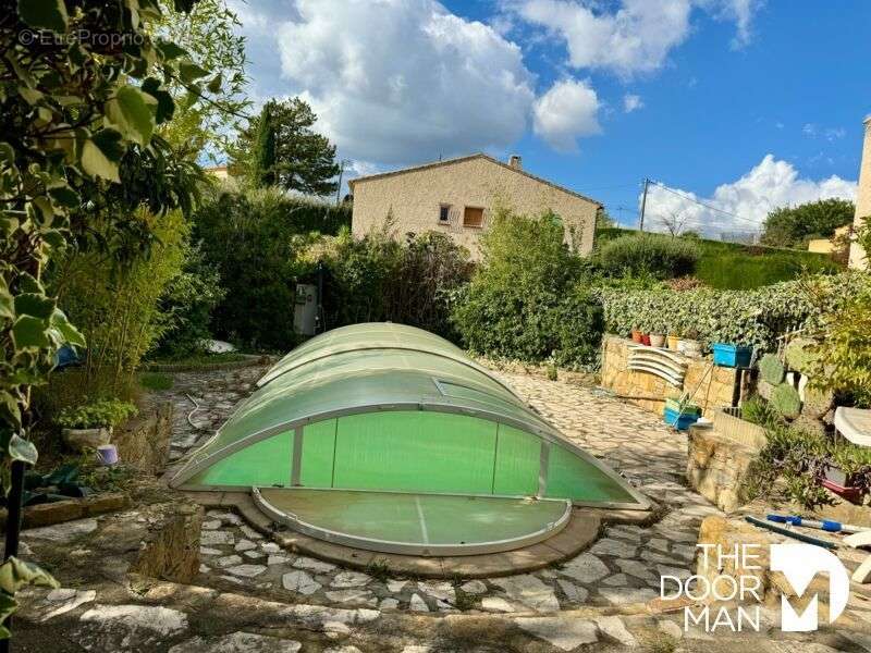 Maison à LE CASTELLET