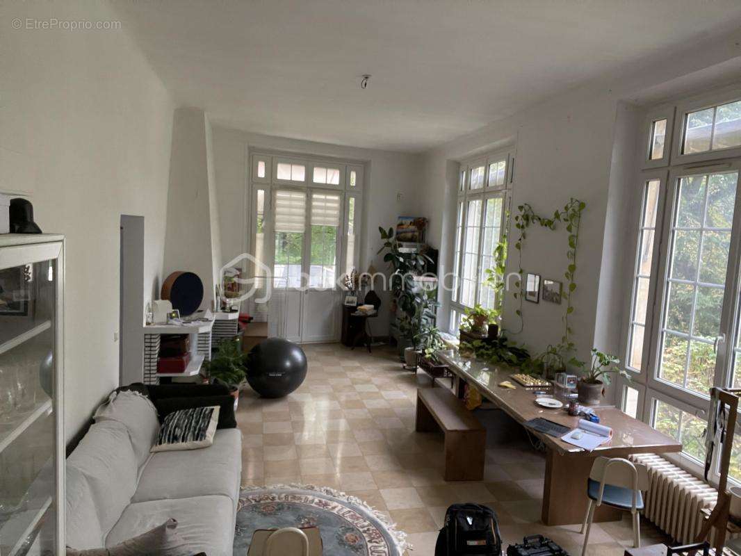 Appartement à MORANCEZ