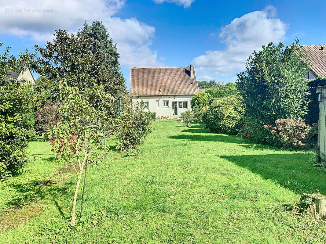 Maison à HAUTVILLERS-OUVILLE