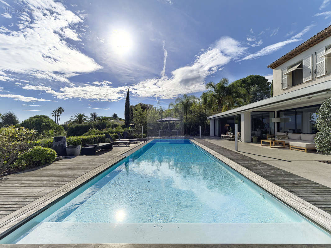 Maison à VILLENEUVE-LOUBET