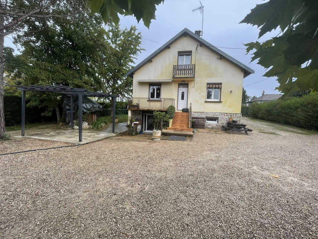 Maison à VILLETTE-LES-DOLE