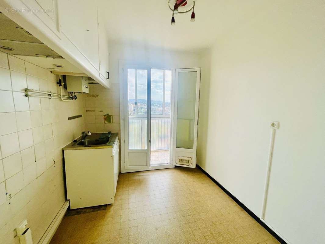 Appartement à MARSEILLE-15E