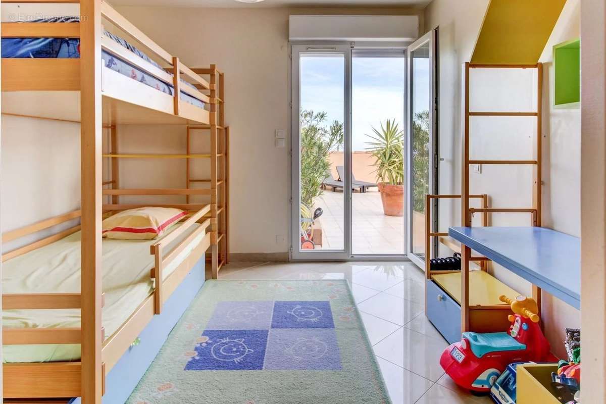 Appartement à EZE