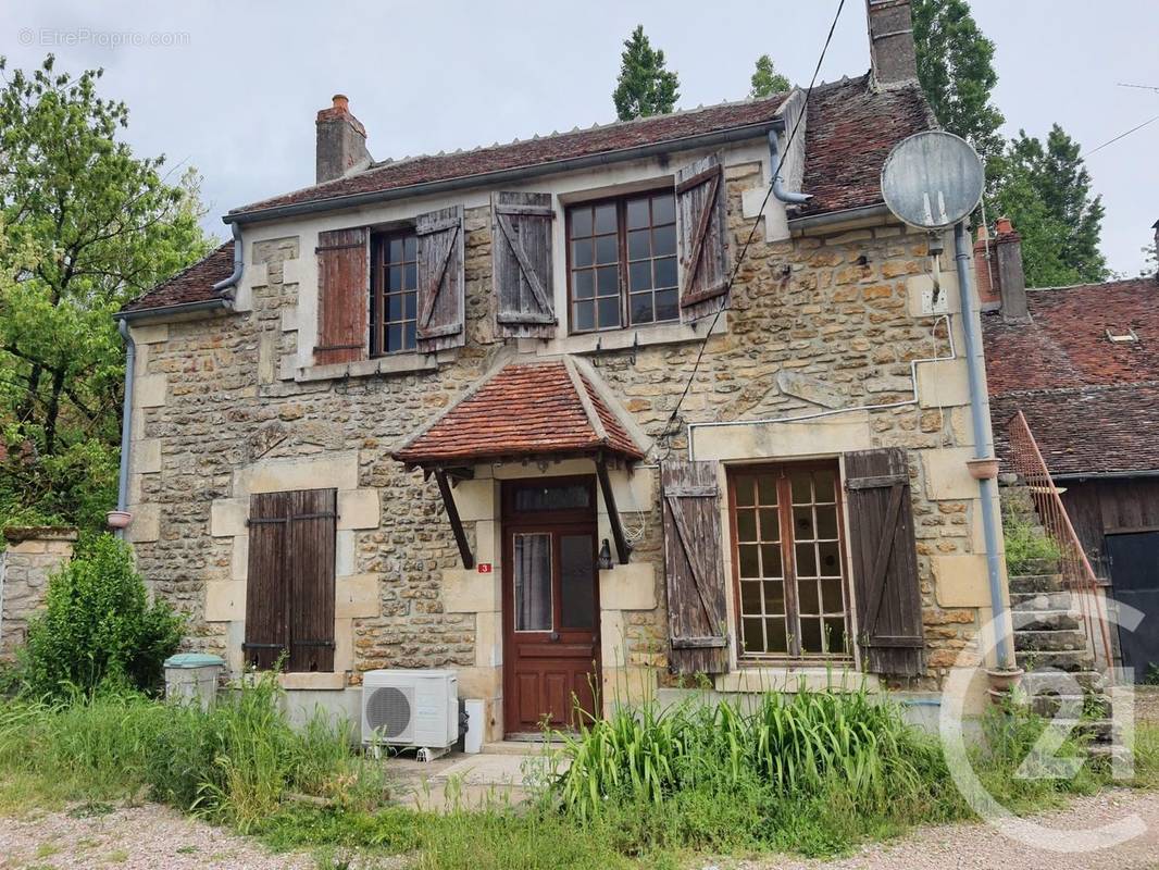 Maison à VARZY