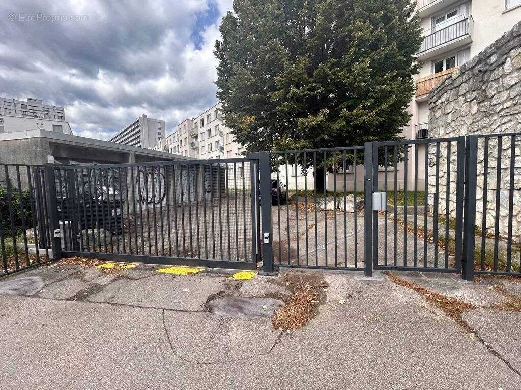 Parking à GRENOBLE