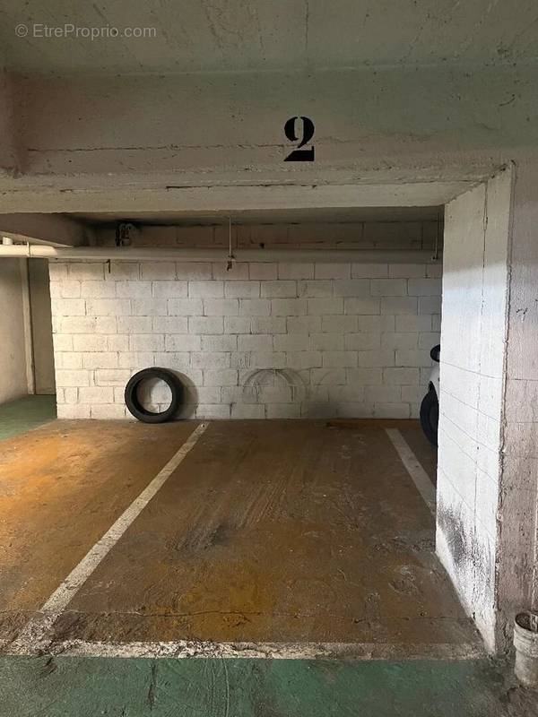 Parking à PARIS-14E