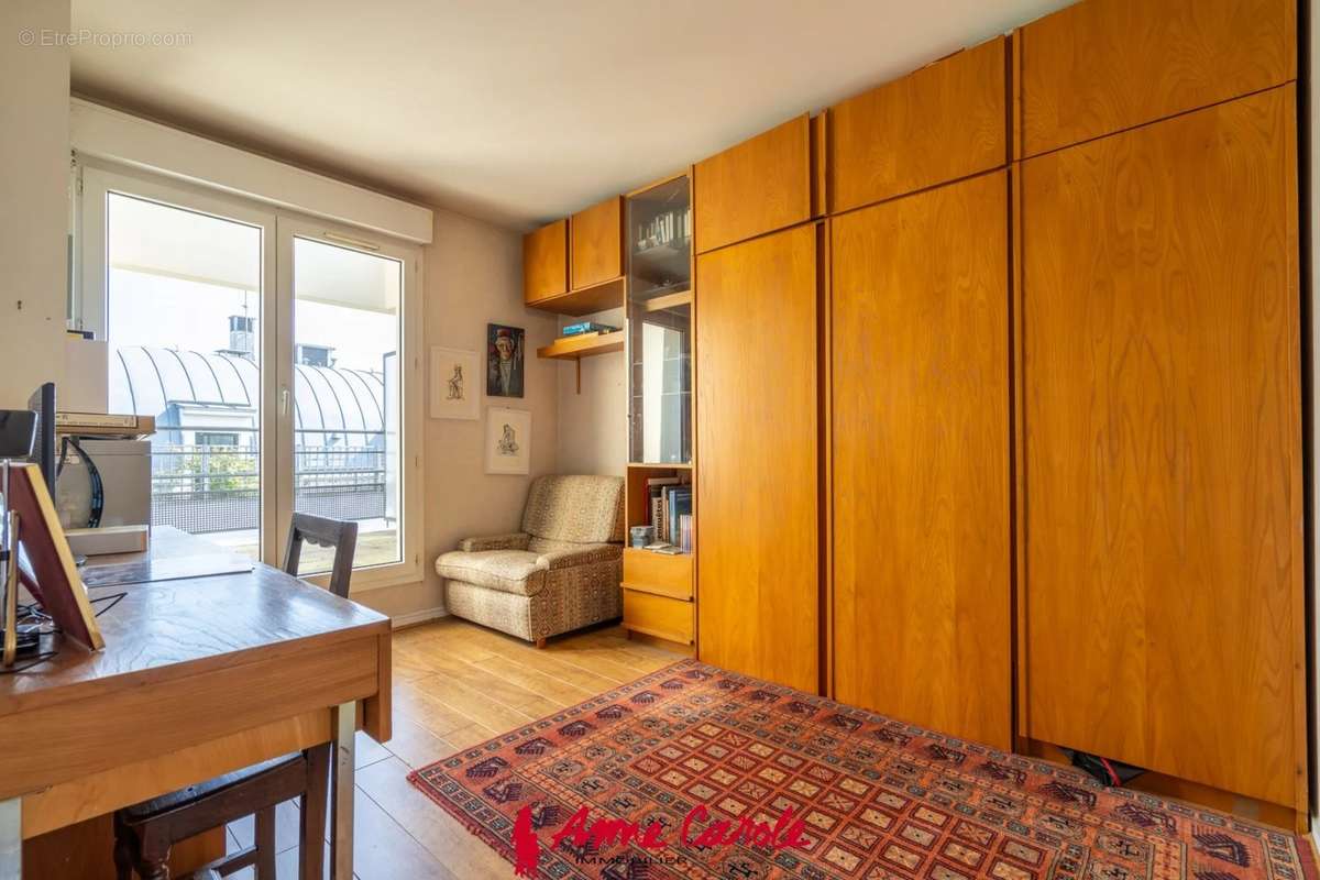 Appartement à LES LILAS