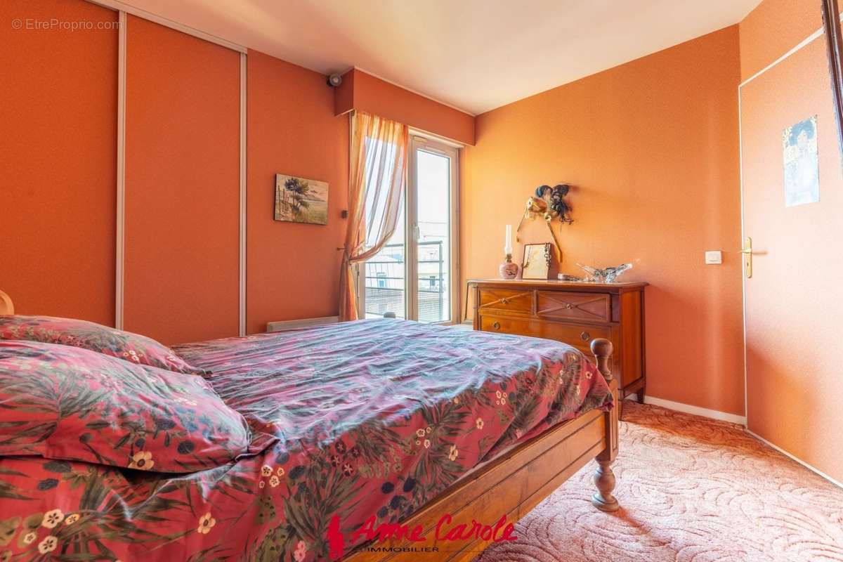 Appartement à LES LILAS