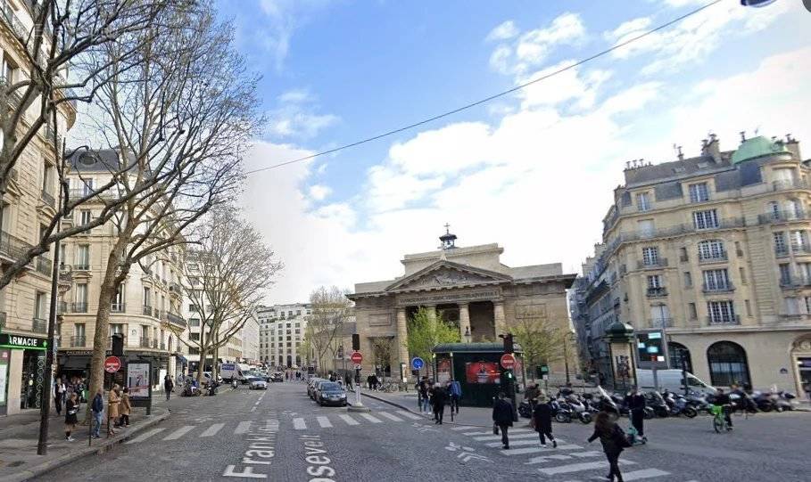 Commerce à PARIS-8E