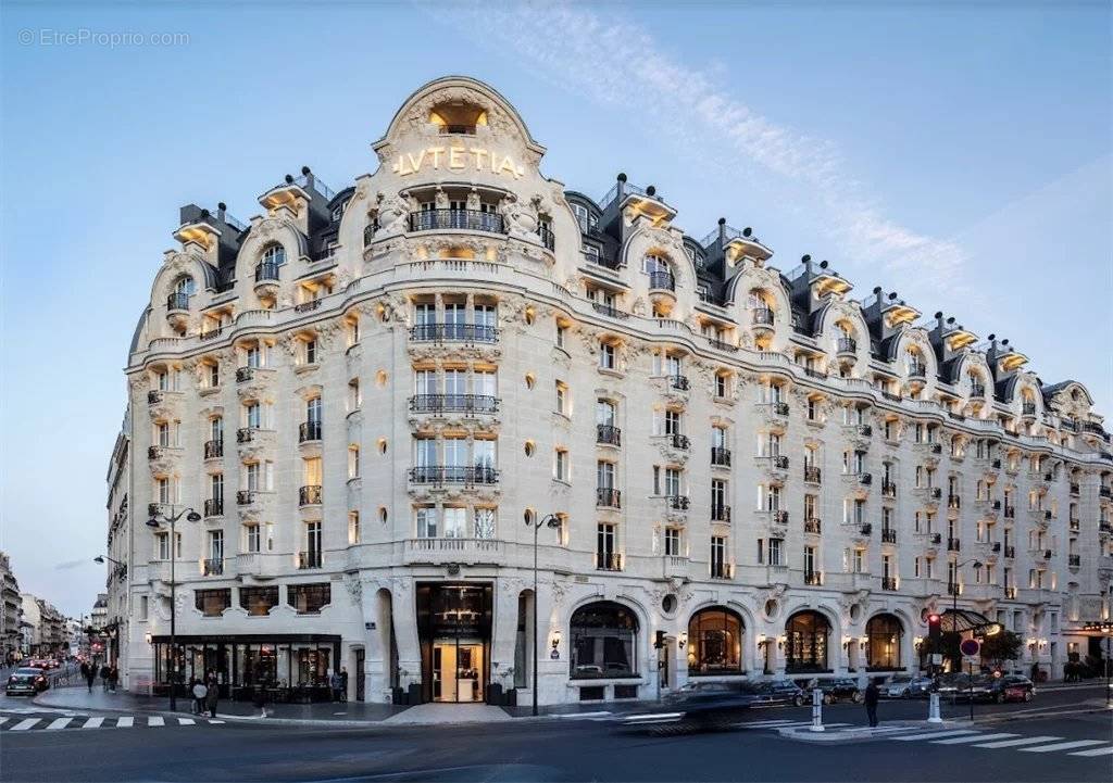 Commerce à PARIS-7E