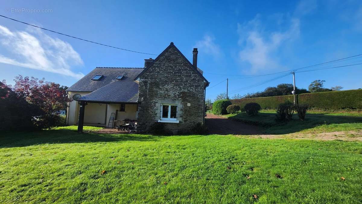 Maison à TREBRIVAN