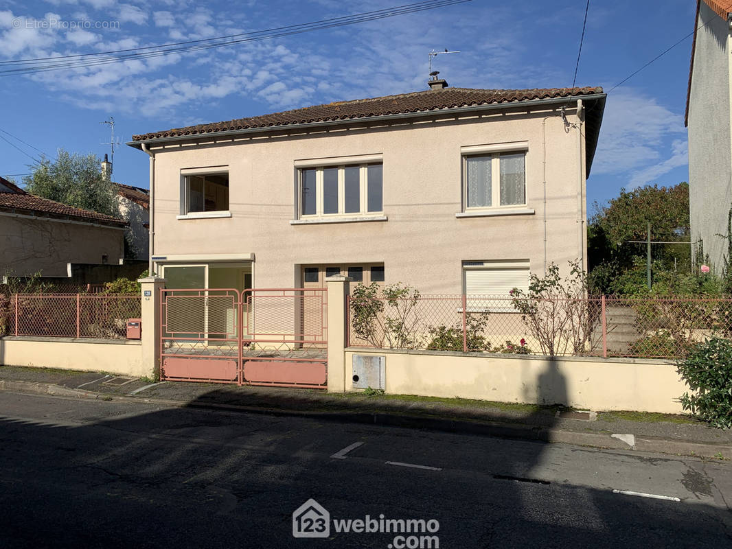 Quartier des Prés Mignons, maison 5 pièces des années 50. - Maison à POITIERS