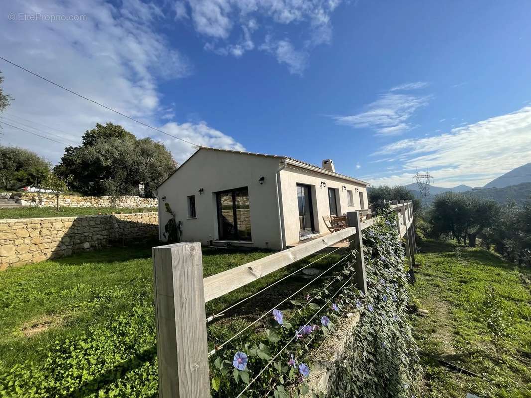 Maison à BERRE-LES-ALPES