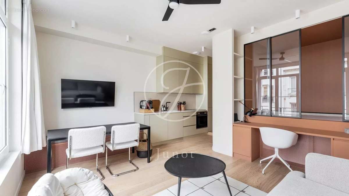 Appartement à PARIS-9E