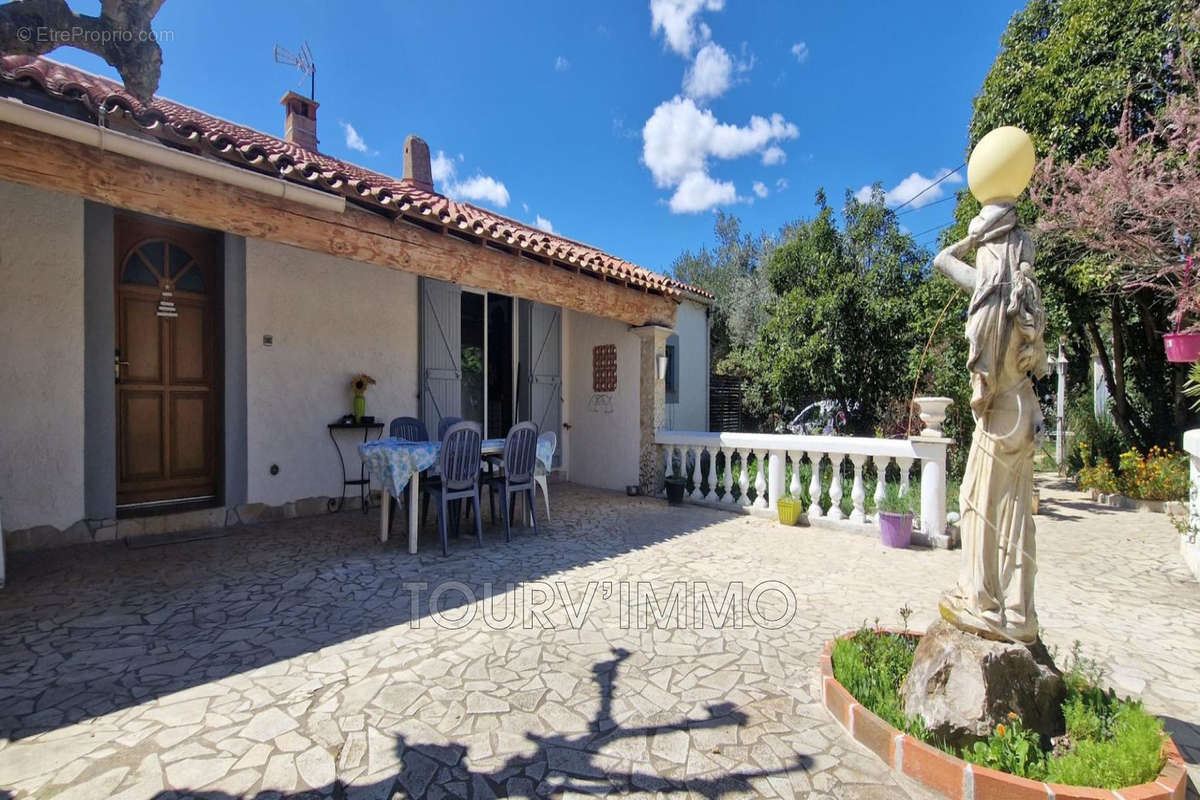 Maison à SAINT-MAXIMIN-LA-SAINTE-BAUME